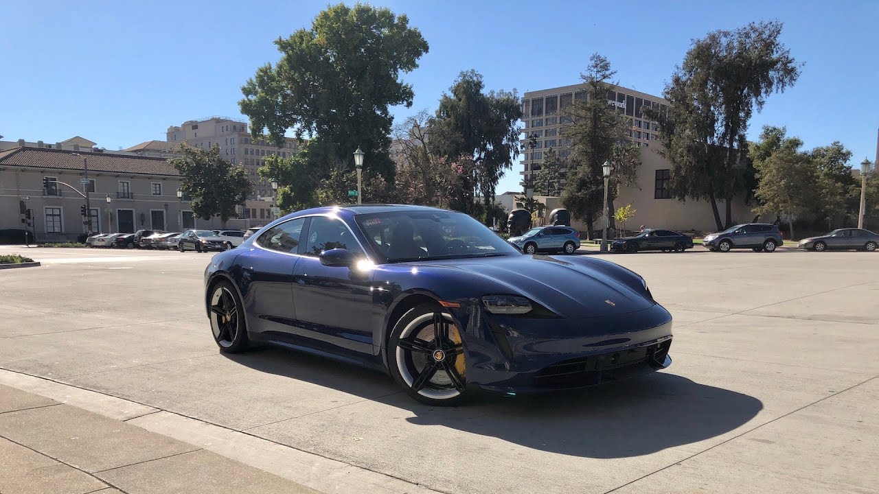 Polak testuje Porsche Taycan